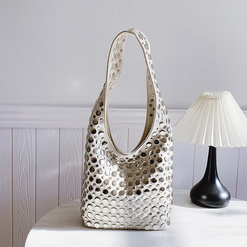 New high-end Leather Rivet Bucket Bag Fashion Personality Trendy Cool Polka Dot Rivet Casual Luxury Brand Underarm Bag Handbag