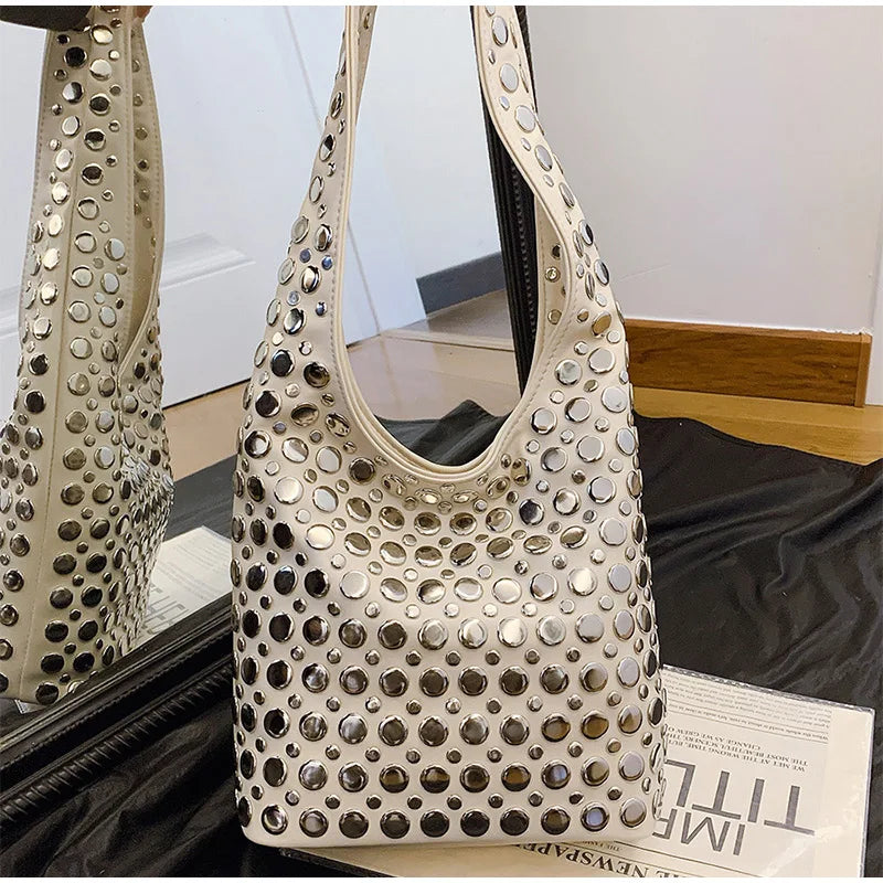 New high-end Leather Rivet Bucket Bag Fashion Personality Trendy Cool Polka Dot Rivet Casual Luxury Brand Underarm Bag Handbag